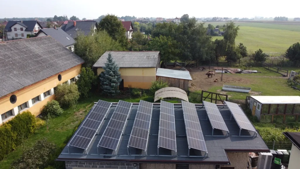 Fotowoltaika Łaziska Górne - Panele fotowoltaiczne na dachu domu w Łaziskach Górnych.